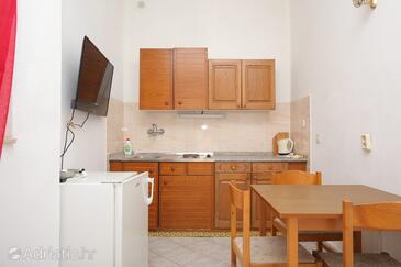 Apartments by the sea Baška Voda, Makarska - 2756