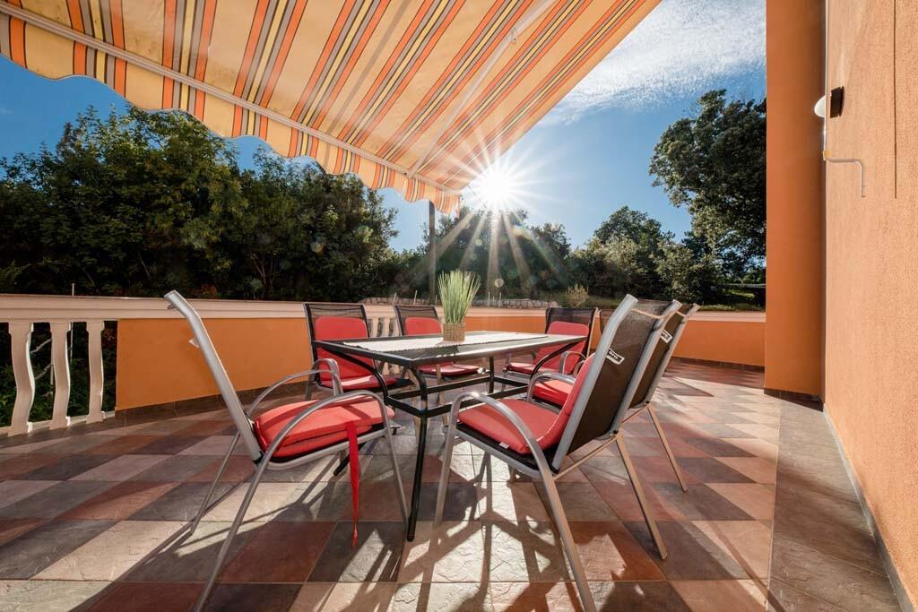 Háromszobás apartman Supetarska Draga - Gonar (Rab) (A-27566-e)