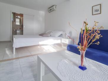 Familiehuis met zwembad aan zee Viganj, Peljesac - 27576