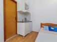 Duće, Cocina en alojamiento de tipo studio-apartment, WiFi.