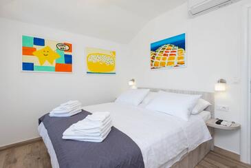 Four-bedroom house Kučište, Pelješac (K-27605)