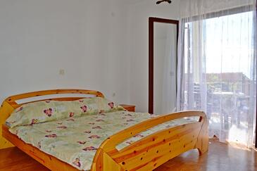 Apartments with parking space Pakoštane, Biograd - 27651