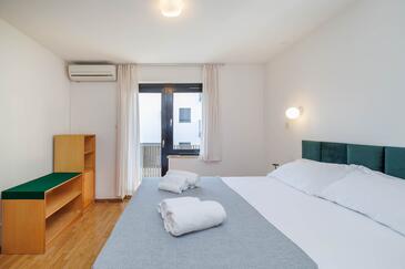 Appartamenti con parcheggio Malinska, Veglia - Krk - 27654