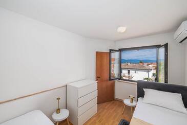 Apartamente cu parcare Malinska, Krk - 27654