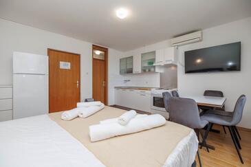 Appartamenti con parcheggio Malinska, Veglia - Krk - 27654