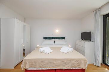 Appartements avec parking Malinska, Krk - 27654