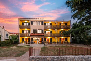 Apartmanok parkolóhellyel Malinska, Krk - 27654 Adriatic.hr