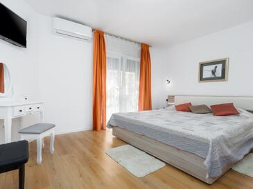 Apartmani uz more Poreč - 27669