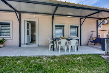 Casă cu trei camere Pula (K-27677)