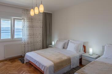 Apartamentos y habitaciones con piscina Duce, Omis - 2768