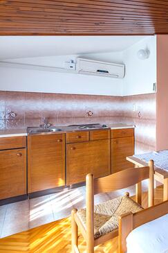 Leiligheter og rom med basseng Duce, Omis - 2768