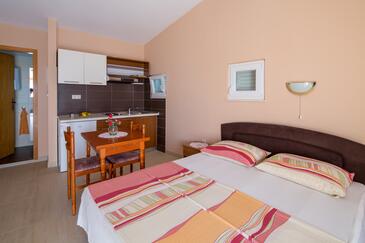 Leiligheter og rom med basseng Duce, Omis - 2768