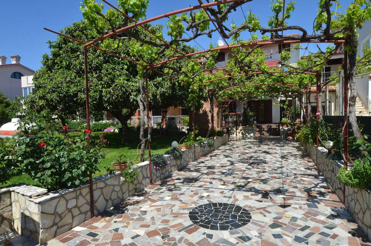 Apartments with WiFi Rovinj - 27697