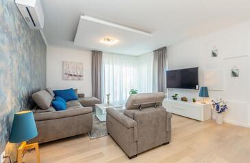 Feriehus med svømmebasseng Ljutići, Krk - 27750