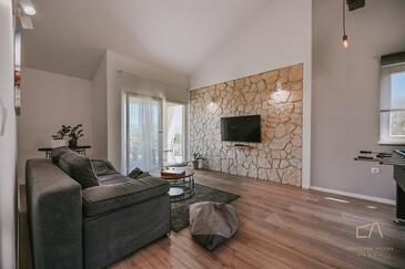 Feriehus med svømmebasseng Zupanje, Krk - 27752