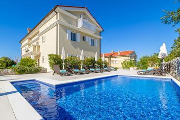 Apartamentos con piscina adecuados para familias con niños Malinska, Krk - 27759 Adriatic.hr