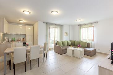 Dvoupokojový apartmán Vantačići, Krk (A-27760-b)