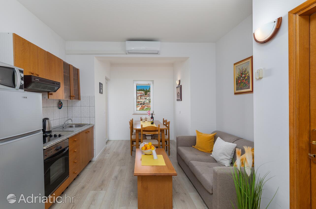 Apartmanok parkolóhellyel Duce, Omis - 2778
