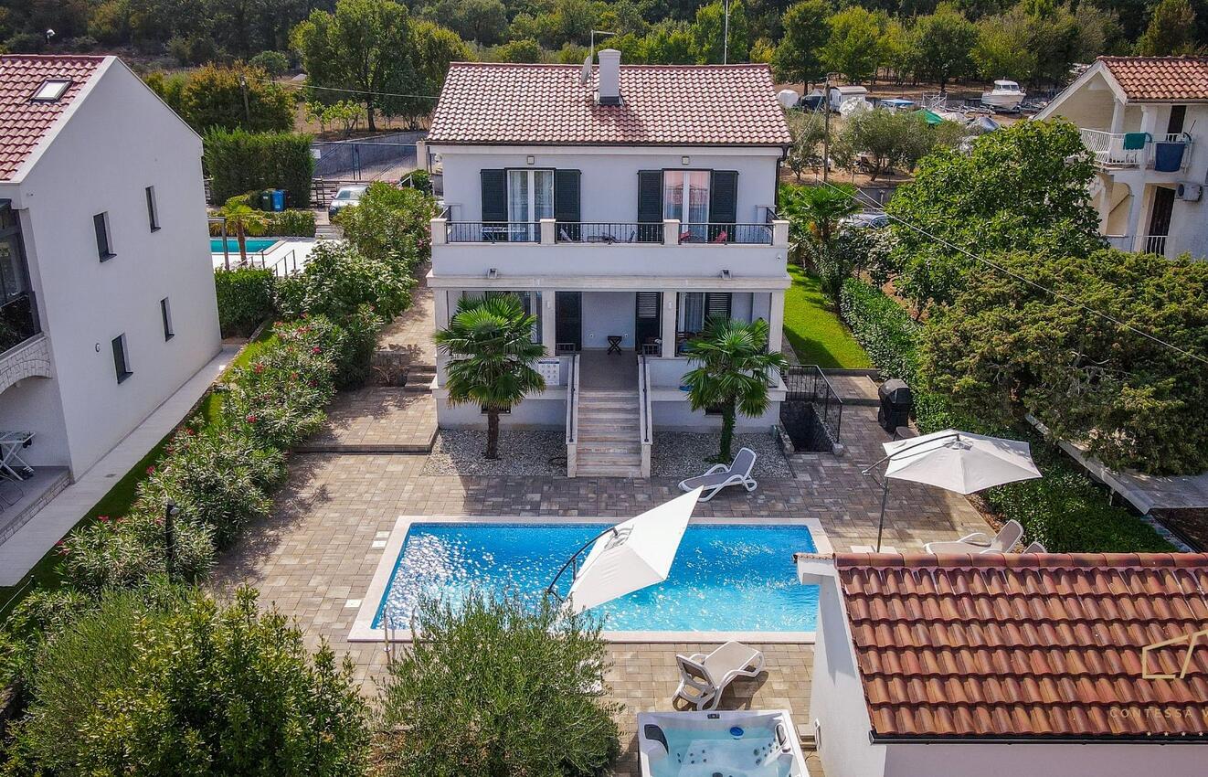 Kuća za obitelj s bazenom Porat, Krk - 27787