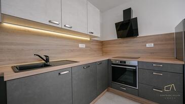 Apartamentos con piscina adecuados para familias con niños Kremenici, Krk - 27796