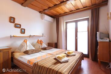 Apartments and rooms by the sea Nemira, Omiš - 2781