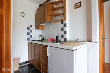 Apartments and rooms by the sea Nemira, Omiš - 2781