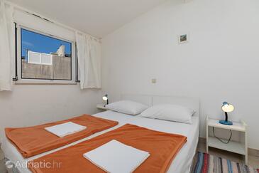 Apartments by the sea Nemira, Omiš - 2782