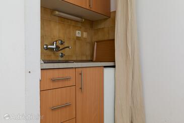 Apartments by the sea Nemira, Omiš - 2782