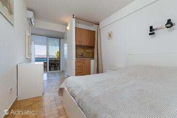 Apartments by the sea Nemira, Omiš - 2782