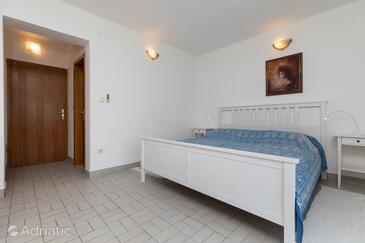 Apartments by the sea Nemira, Omiš - 2782