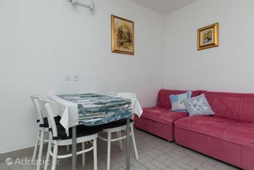 Apartments by the sea Nemira, Omiš - 2782