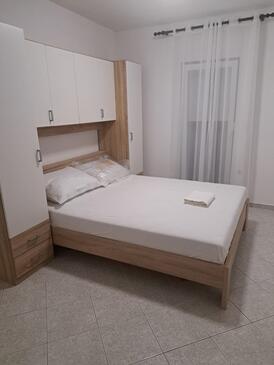 Apartmanok parkolóhellyel Pag - 27836