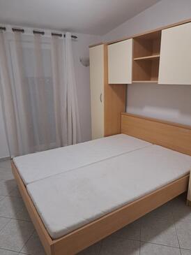 Apartmanok parkolóhellyel Pag - 27836