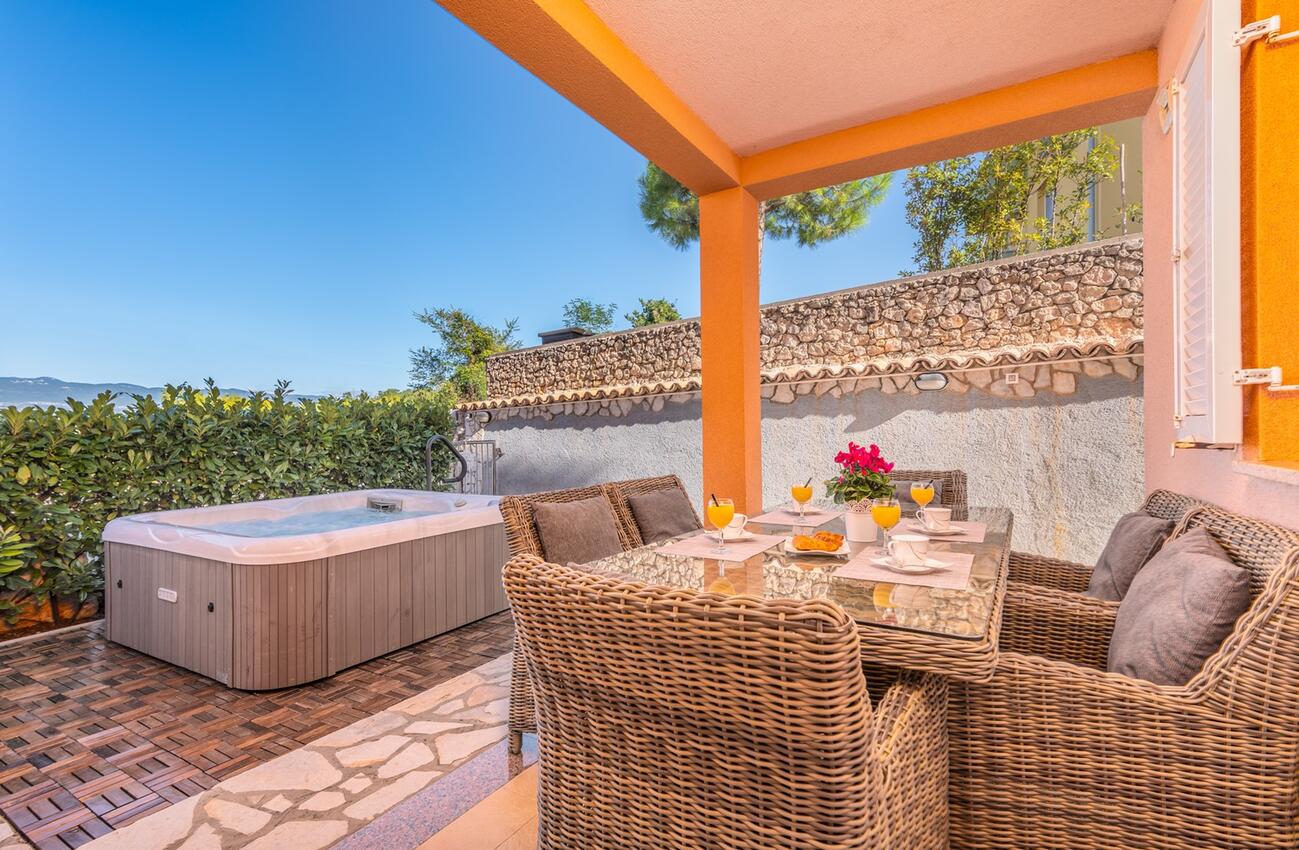 Apartments with hot tub Županje, Krk - 27848