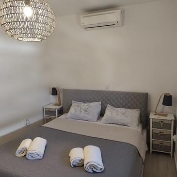 Apartmaji s parkingom Primošten - 27867