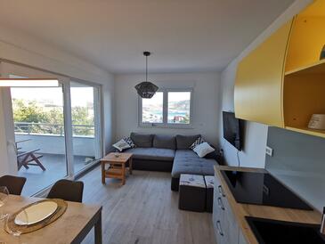 Apartmaji s parkingom Primošten - 27867