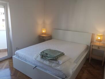 Apartmani s parkingom Primošten - 27875