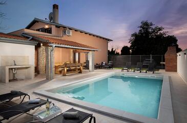 Family friendly house with a swimming pool Medulin - 27893 Adriatic.hr