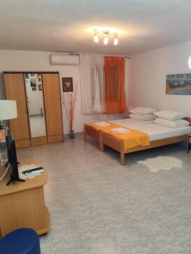 Apartmanok parkolóhellyel Bol, Brac - 27896