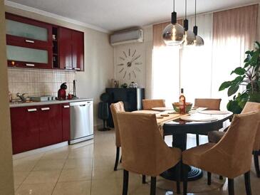 Kétszobás apartman Split (A-27909-a)