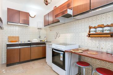 Apartments by the sea Marina, Trogir - 2791