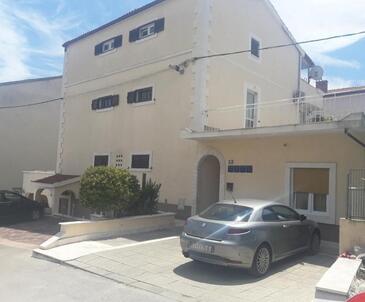 Apartments And Rooms With Parking Space Split - 27910 - Split
