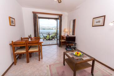 Apartments by the sea Okrug Gornji, Čiovo - 2792