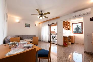 Apartmani s parkingom Ičići (Opatija) - 27936