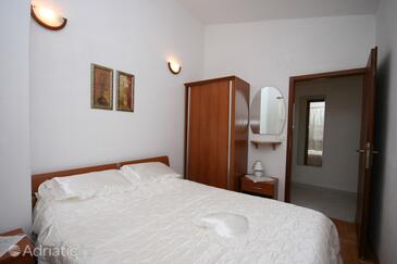 Apartments with parking space Rastići, Čiovo - 2794