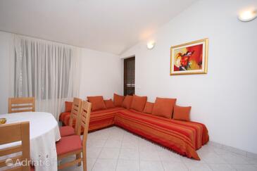 Apartments with parking space Rastići, Čiovo - 2794