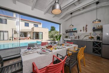 Дом для семьи с бассейном Добринж - Dobrinj, Крк - Krk - 27950