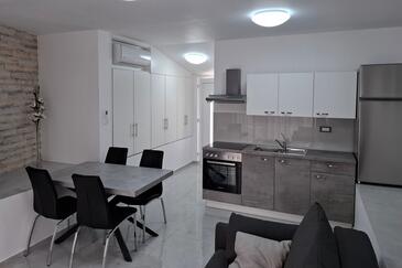 Apartamentos con parking Pridraga - Cuskijas, Novigrad - 27969