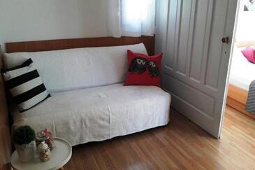 Apartments with parking space Makarska - 27979