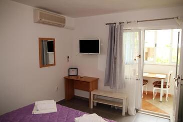 1-Zimmer-Ferienwohnung Makarska (A-27979-c)